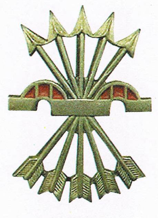 Ispanijos fašistinės organizacijos „Falange Espaola“ emblema (nuotrauka iš asmeninio autoriaus archyvo)